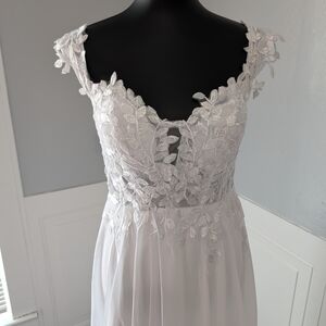 Source Unknown White Floral Wedding Dress